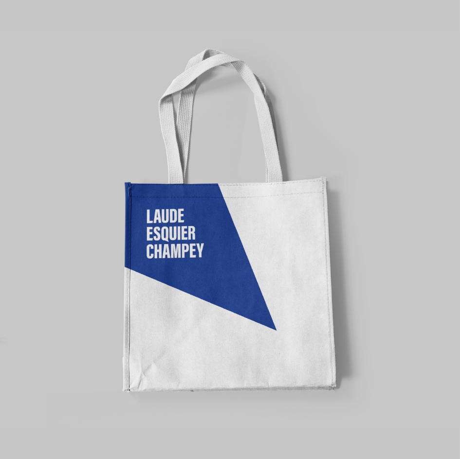 Laude Esquier Champey © Designed by Curius
